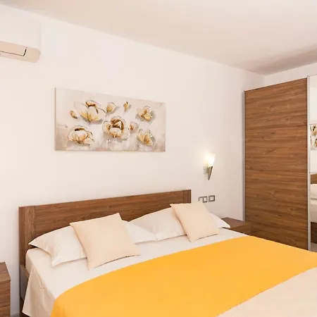 Rozali Tisno Apartments Exterior photo