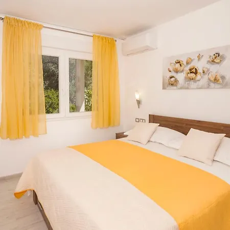 Rozali Tisno Apartments Exterior photo