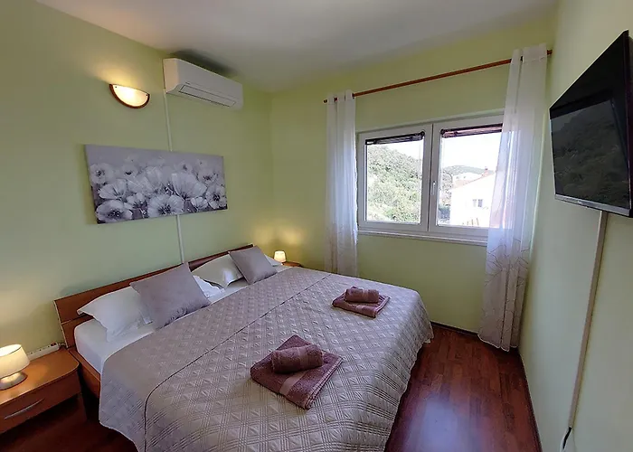 Rozali Tisno Apartments