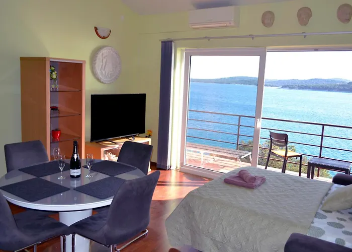 Rozali Tisno Apartments
