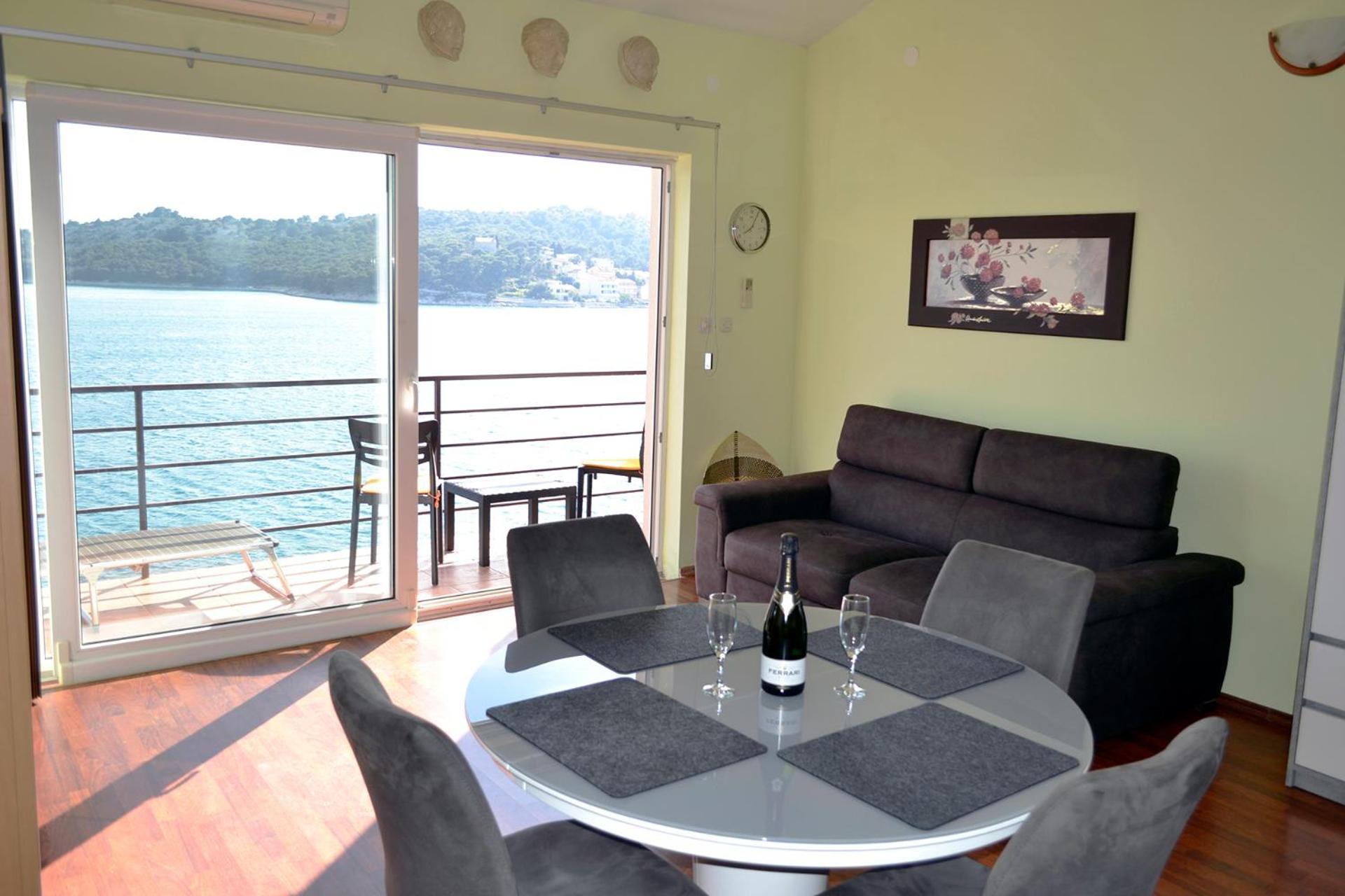 Apartment Rozali Tisno